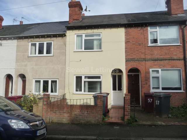  Image of 4 bedroom Detached house to rent in Blenheim Gardens Reading RG1 at Blenheim Gardens  Reading, RG1 5QG