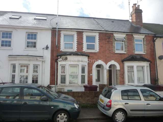  Image of 4 bedroom Detached house to rent in Blenheim Road Reading RG1 at Blenheim Road  Reading, RG1 5NQ