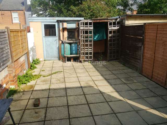  Image of 6 bedroom Detached house to rent in Blenheim Road Reading RG1 at Blenheim Road  Reading, RG1 5NG