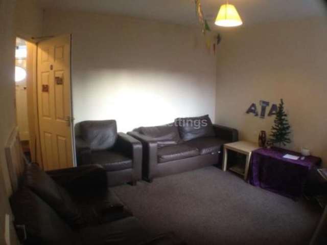  Image of 5 bedroom Detached house to rent in Blenheim Road Reading RG1 at Blenheim Road  Reading, RG1 5NQ