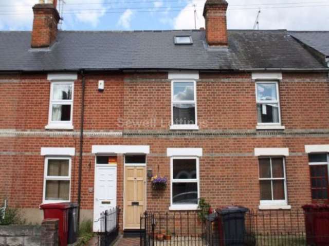  Image of 3 bedroom Detached house to rent in Blenheim Gardens Reading RG1 at Blenhiem Gardens  Reading, RG1 5QG