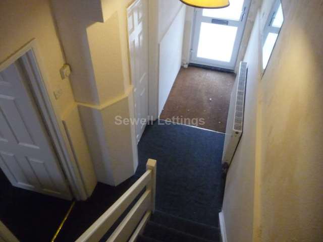  Image of 5 bedroom Detached house to rent in Blenheim Road Reading RG1 at Blenhiem Road  Reading, RG1 5NG