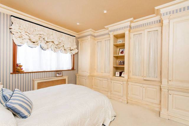  Image of 5 bedroom Detached house for sale in Blockley Road Wembley HA0 at Blockley Road  North Wembley, HA0 3LU