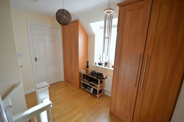  Image of 1 bedroom Flat for sale in Bluebell Way Carterton OX18 at Bluebell Way  Carterton, OX18 1LA