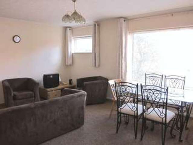  Image of 5 bedroom Semi-Detached house to rent in Bond Street Englefield Green Egham TW20 at Bond Street Englefield Green Egham, TW20 0PU