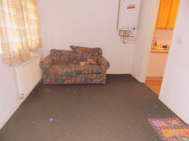  Image of 5 bedroom Terraced house to rent in Bosanquet Close Cowley Uxbridge UB8 at Bosanquet Close  Uxbridge, UB8 3PE