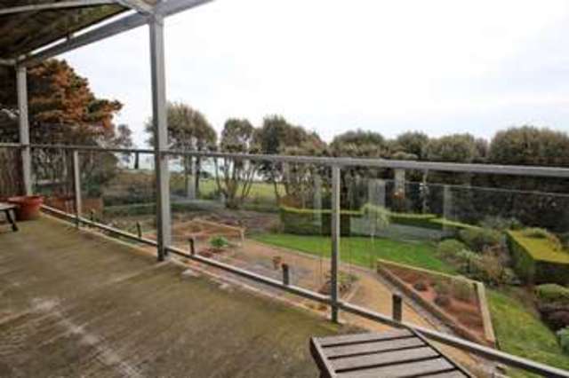 Image of 2 bedroom Apartment for sale in Boscombe Cliff Road Pokesdown Bournemouth BH5 at Boscombe Cliff Road Boscombe Manor Bournemouth, BH5 1JP
