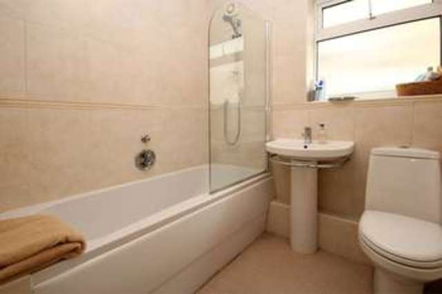  Image of 2 bedroom Apartment for sale in Boscombe Cliff Road Pokesdown Bournemouth BH5 at Boscombe Cliff Road Boscombe Manor Bournemouth, BH5 1JP