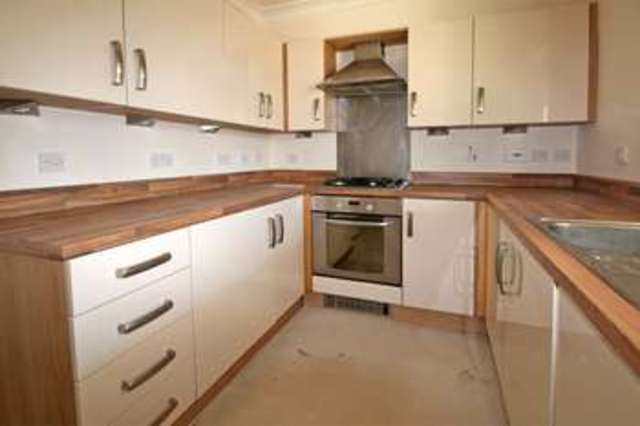  Image of 2 bedroom Flat for sale in Boscombe Cliff Road Pokesdown Bournemouth BH5 at Boscombe Cliff Road  Bournemouth, BH5 1LA