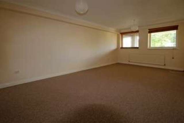  Image of 2 bedroom Flat for sale in Boscombe Cliff Road Pokesdown Bournemouth BH5 at Boscombe Cliff Road  Bournemouth, BH5 1LA