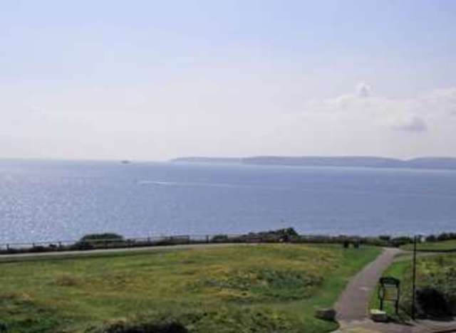  Image of 2 bedroom Flat for sale in Boscombe Overcliff Drive Southbourne Bournemouth BH5 at Boscombe Overcliff Drive  Bournemouth, BH5 1JB