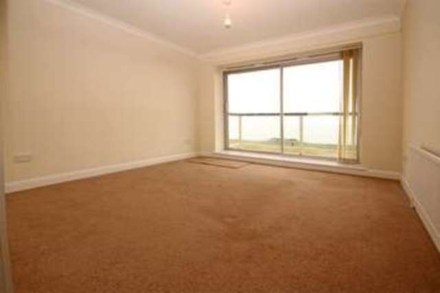  Image of 2 bedroom Flat for sale in Boscombe Overcliff Drive Southbourne Bournemouth BH5 at Boscombe Overcliff Drive  Bournemouth, BH5 1JB