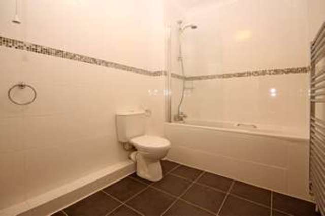  Image of 2 bedroom Flat for sale in Boscombe Overcliff Drive Southbourne Bournemouth BH5 at Boscombe Overcliff Drive  Bournemouth, BH5 1JB