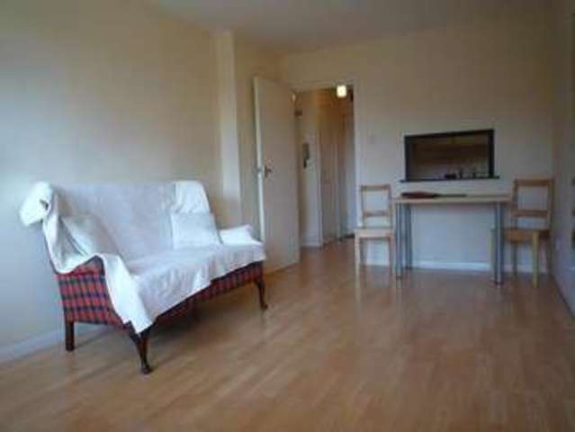  Image of 1 bedroom Flat to rent in Brunswick Road Sutton SM1 at Brunswick Road Sutton, SM1 4NZ