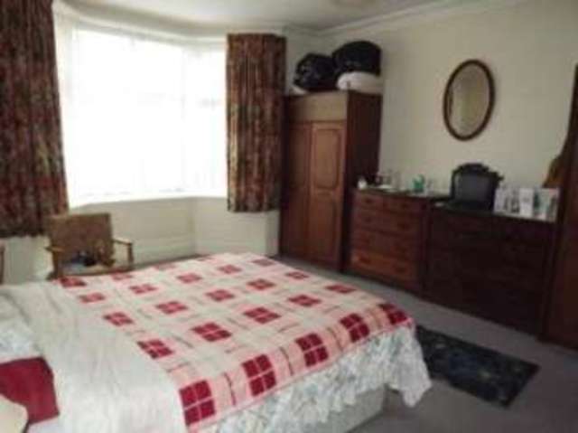  Image of 2 bedroom Flat for sale in Grand Avenue Southbourne Bournemouth BH6 at Bournemouth Dorset Wick, BH6 3SY