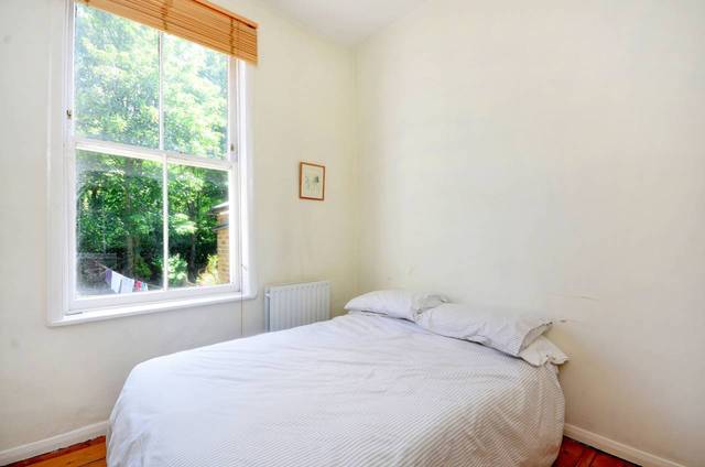  Image of 1 bedroom Flat for sale in Bouverie Road London N16 at Bouverie Road  Stoke Newington, N16 0AJ