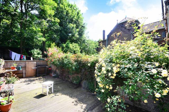 Image of 1 bedroom Flat for sale in Bouverie Road London N16 at Bouverie Road  Stoke Newington, N16 0AJ
