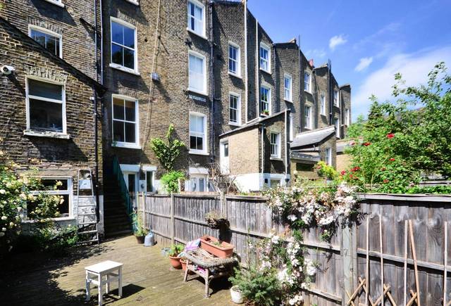  Image of 1 bedroom Flat for sale in Bouverie Road London N16 at Bouverie Road  Stoke Newington, N16 0AJ
