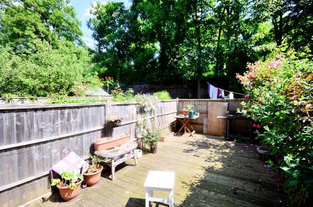  Image of 1 bedroom Flat for sale in Bouverie Road London N16 at Bouverie Road  Stoke Newington, N16 0AJ