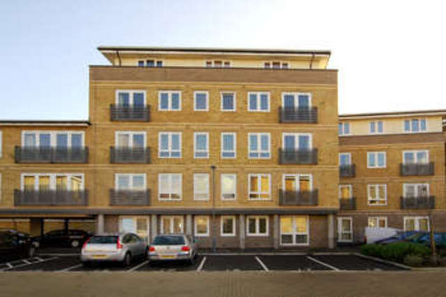  Image of 1 bedroom Flat to rent in Hereford Road London E3 at Queensgate House  Bow, E3 2FN