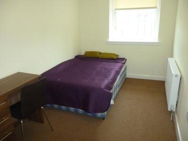  Image of 4 bedroom Flat to rent in Bow Street Stirling FK8 at Stirling  Stirling, FK8 1BS
