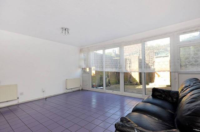  Image of 3 bedroom Maisonette for sale in Bowling Green Row London SE18 at Bowling Green Row  Woolwich, SE18 5LH