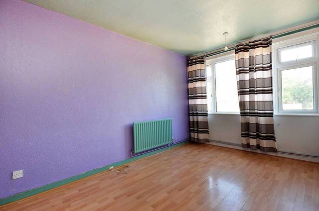  Image of 3 bedroom Maisonette for sale in Bowling Green Row London SE18 at Bowling Green Row  Woolwich, SE18 5LH