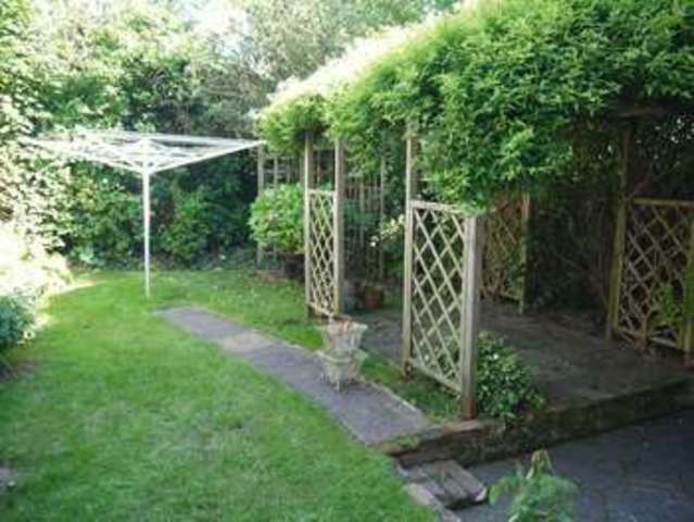  Image of 4 bedroom Detached house to rent in Royston Avenue Eastleigh SO50 at Royston Avenue Boyatt Wood Eastleigh, SO50 4NH