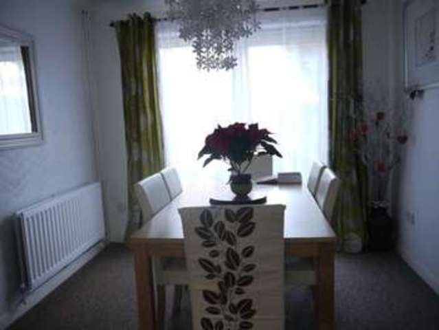  Image of 3 bedroom Semi-Detached house to rent in Hadleigh Gardens Eastleigh SO50 at Hadleigh Gardens  EASTLEIGH, SO50 4NP