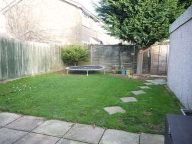  Image of 3 bedroom Semi-Detached house to rent in Hadleigh Gardens Eastleigh SO50 at Hadleigh Gardens  EASTLEIGH, SO50 4NP
