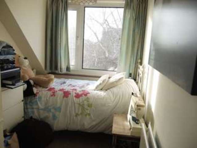  Image of 3 bedroom Semi-Detached house to rent in Hadleigh Gardens Eastleigh SO50 at Hadleigh Gardens  EASTLEIGH, SO50 4NP