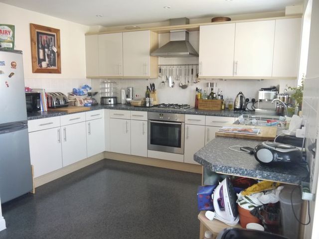  Image of 4 bedroom Terraced house to rent in Crestwood View Eastleigh SO50 at Crestwood View  Eastleigh, SO50 4NF