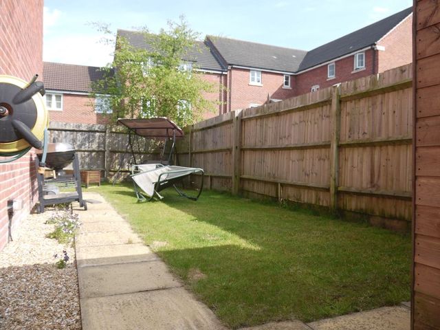  Image of 4 bedroom Terraced house to rent in Crestwood View Eastleigh SO50 at Crestwood View  Eastleigh, SO50 4NF