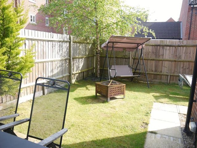  Image of 4 bedroom Terraced house to rent in Crestwood View Eastleigh SO50 at Crestwood View  Eastleigh, SO50 4NF
