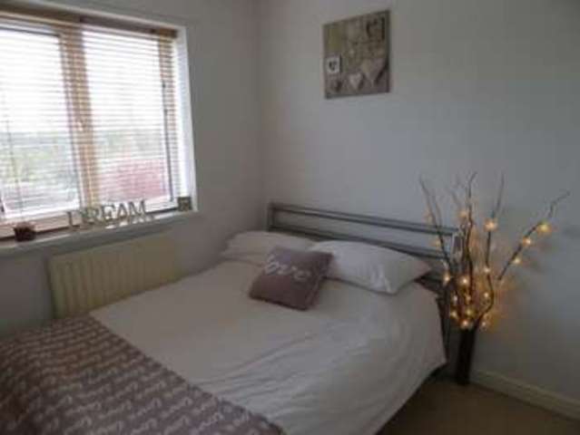  Image of 3 bedroom Semi-Detached house to rent in Bradbury Close Gateshead NE10 at Bradbury Close  Gateshead, NE10 8UF