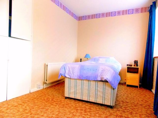  Image of 5 bedroom Semi-Detached house to rent in Bramble Close Uxbridge UB8 at Bramble Close  Uxbridge, UB8 3QE