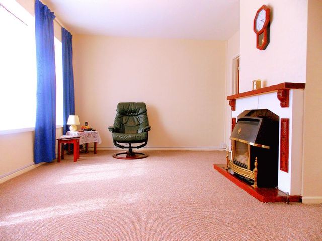  Image of 5 bedroom Semi-Detached house to rent in Bramble Close Uxbridge UB8 at Bramble Close  Uxbridge, UB8 3QE