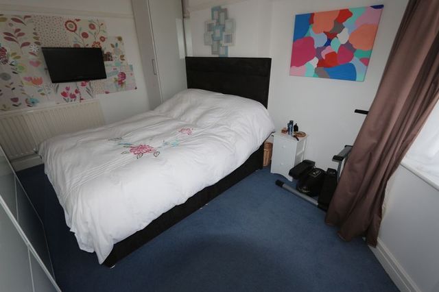 Image of 4 bedroom Semi-Detached house for sale in Braunstone Lane Leicester LE3 at Braunstone Lane  Leicester, LE3 2RT
