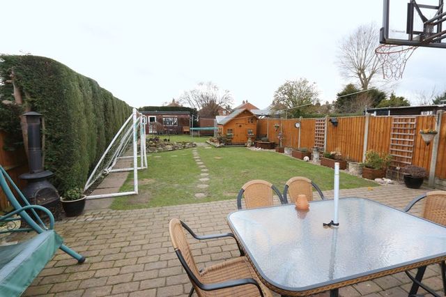  Image of 4 bedroom Semi-Detached house for sale in Braunstone Lane Leicester LE3 at Braunstone Lane  Leicester, LE3 2RT