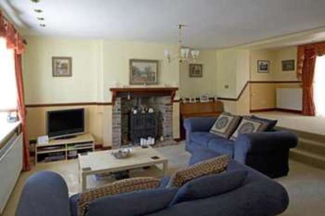  Image of 5 bedroom Detached house for sale in Bridle Stile Lane Queensbury Bradford BD13 at Queensbury Bradford Queensbury, BD13 1NW