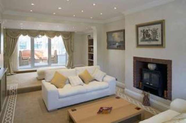  Image of 5 bedroom Detached house for sale in Bridle Stile Lane Queensbury Bradford BD13 at Queensbury Bradford Queensbury, BD13 1NW