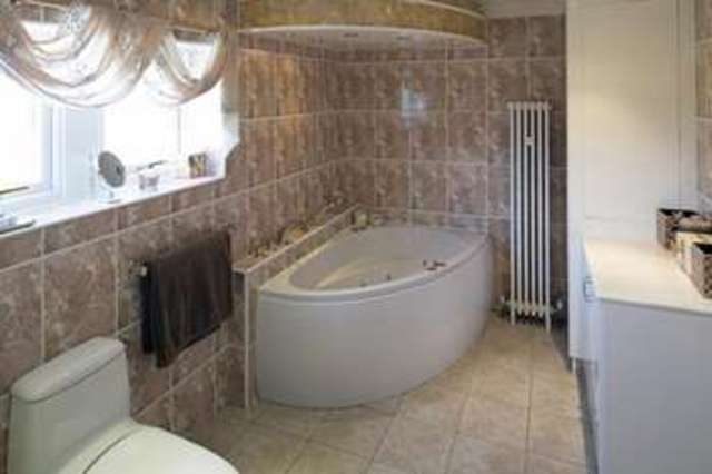  Image of 5 bedroom Detached house for sale in Bridle Stile Lane Queensbury Bradford BD13 at Queensbury Bradford Queensbury, BD13 1NW