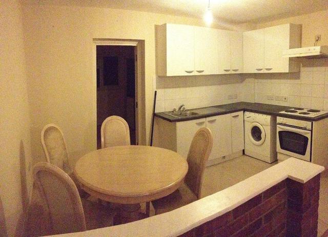  Image of 3 bedroom Terraced house to rent in Brierley Avenue London N9 at Edmonton, N9 8PR