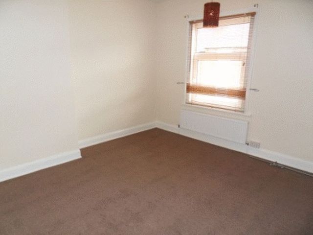  Image of 2 bedroom Terraced house to rent in Briggs Avenue Castleford WF10 at Briggs Avenue  Castleford, WF10 5BB
