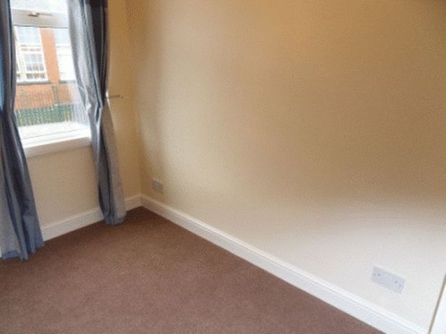  Image of 2 bedroom Terraced house to rent in Briggs Avenue Castleford WF10 at Briggs Avenue  Castleford, WF10 5BB