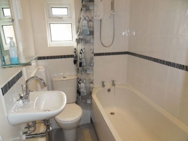  Image of 2 bedroom Terraced house to rent in Briggs Avenue Castleford WF10 at Briggs Avenue  Castleford, WF10 5BB