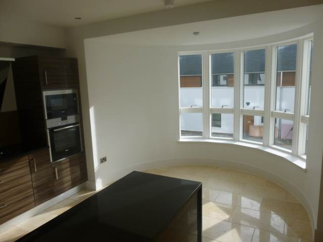  Image of 3 bedroom Detached house to rent in Brighouse Park Cross Edinburgh EH4 at Cramond Edinburgh Edinburgh, EH4 6GZ