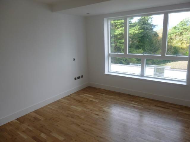  Image of 3 bedroom Detached house to rent in Brighouse Park Cross Edinburgh EH4 at Cramond Edinburgh Edinburgh, EH4 6GZ