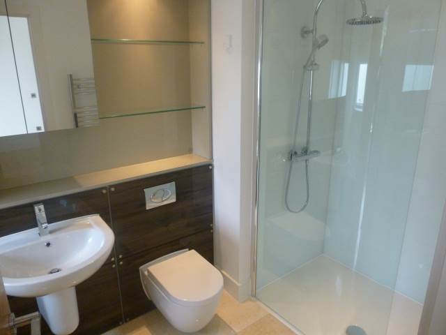  Image of 3 bedroom Detached house to rent in Brighouse Park Cross Edinburgh EH4 at Cramond Edinburgh Edinburgh, EH4 6GZ