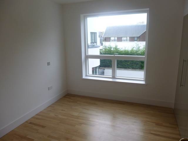  Image of 2 bedroom Flat to rent in Brighouse Park Cross Edinburgh EH4 at Cramond Edinburgh Edinburgh, EH4 6GZ